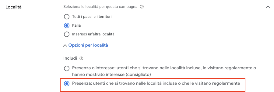 Imposta il targeting su “Presenza” e non “Interesse”.
Vuoi mostrare gli annunci solo a chi si trova realmente nelle aree in cui vendi o consegni.
Controlla regolarmente i rapporti per area: se hai molti clic da paesi non serviti, stai buttando budget.